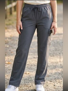 NWT Mondetta Straight-Leg Cargo Pants in Charcoal Gray Size M